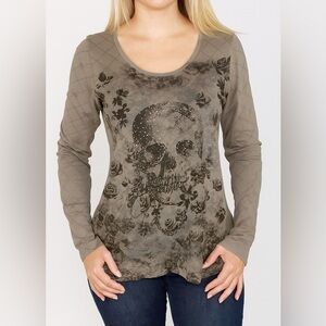 SUPER CUTE LONG SLEEVE SKULL TSHIRT NWT SIZE L
